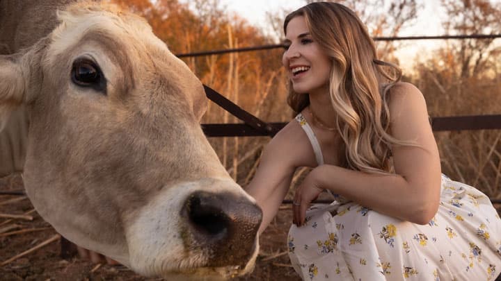 Texas regulators are seeking a court order to shut down a raw milk farm operating as a Private Membership Association — and the outcome could redefine the legal boundary between private food agreements and public commerce.
