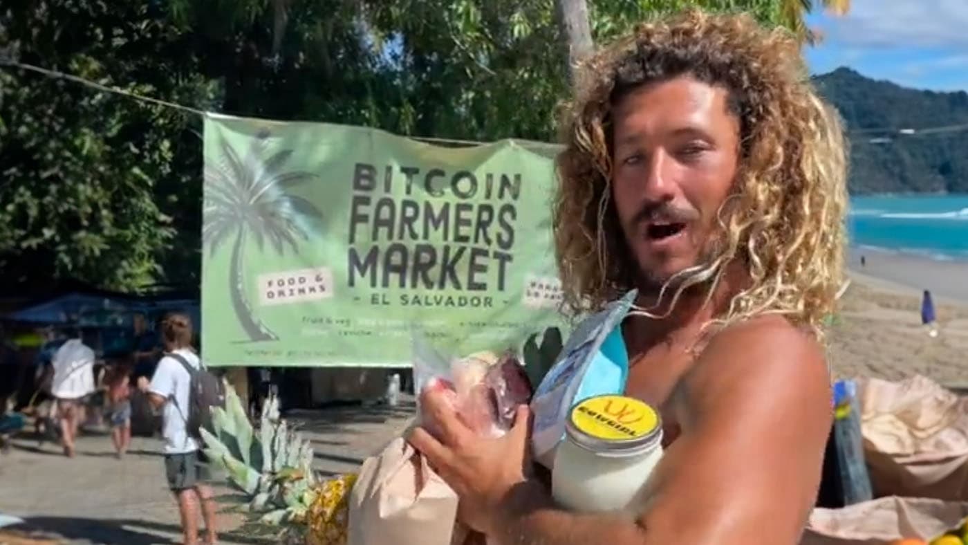 Raw milk in El Salvador at the Bitcoin Farmers Market